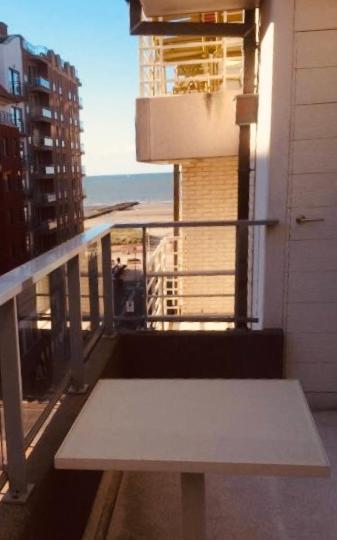 Dolce Vita - Zonnig Familie Appartement Met Garagebox Nieuwpoort Eksteriør billede